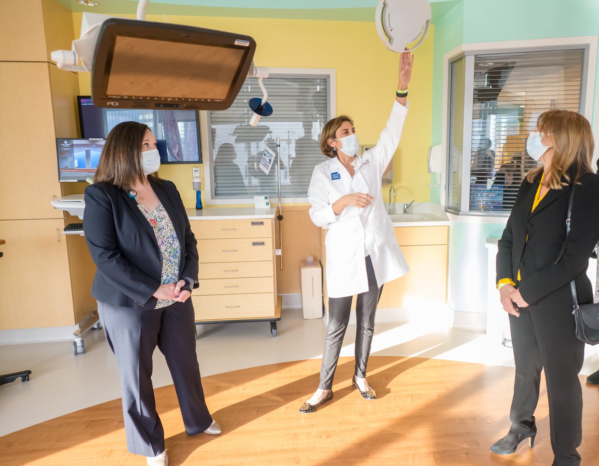 ChildHospAssnTX's tweet photo. We are honored to award Senator @joanhuffman with the Children's Health Care Hero Award for her distinguished contributions to children's healthcare this past legislative season. Thank you for all you do for children's health in Texas! #CHATexas https://t.co/gedWTRUkq1