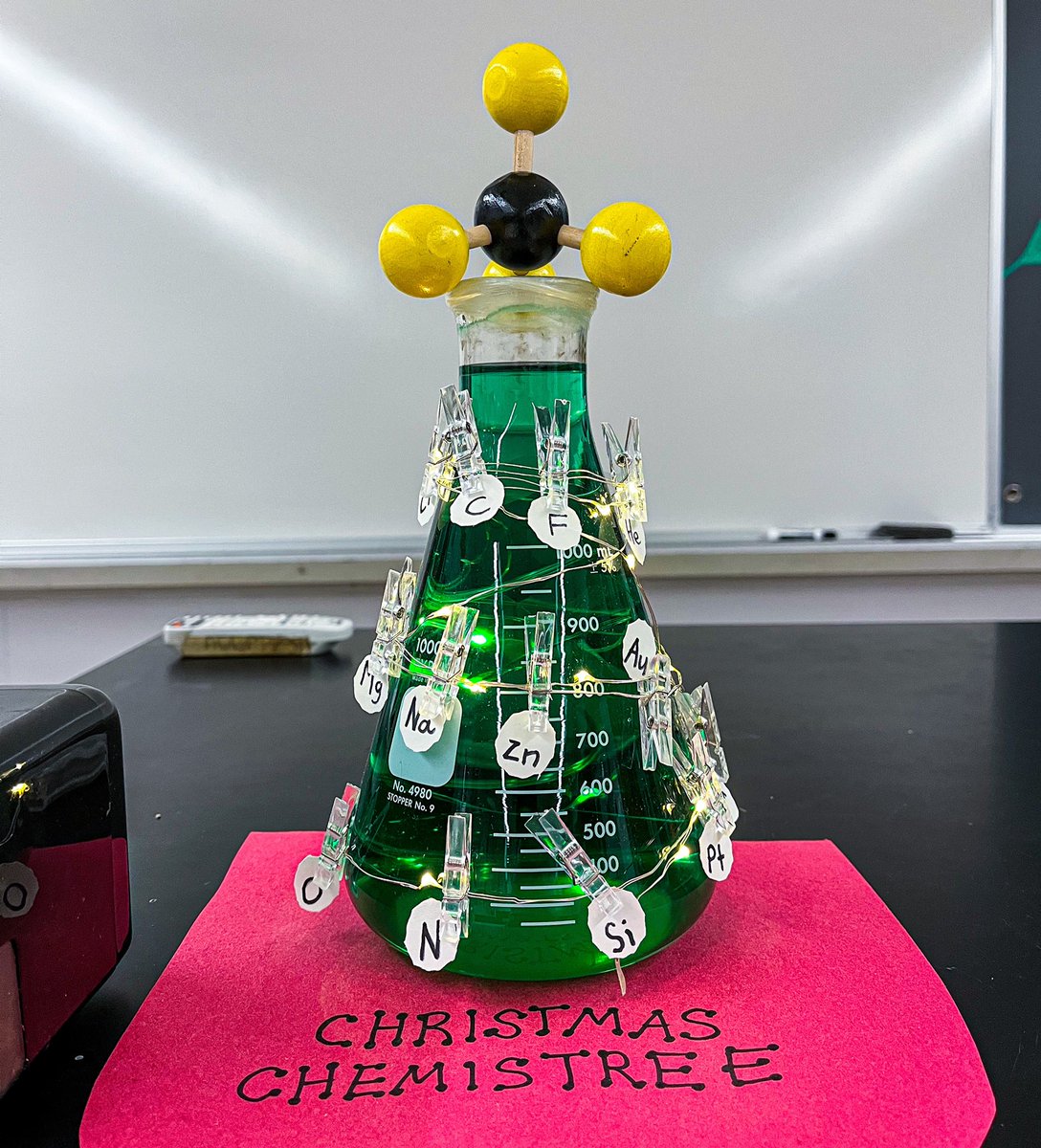 torchianator's tweet image. And last but not least, an annual 231 tradition, behold the Chemistree! #goknights #knightscience #APBio #HonorsBio @FazioSally
