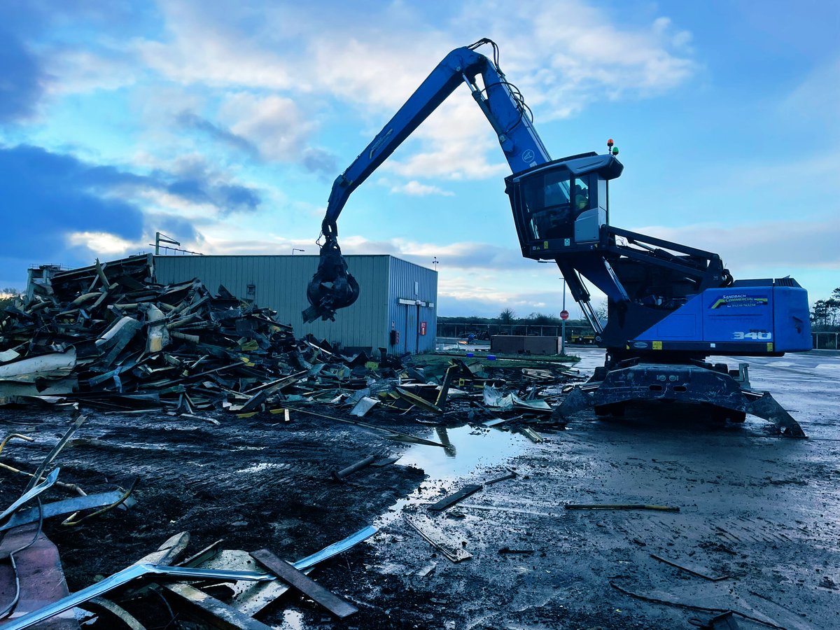 scd_ltd's tweet photo. 🥶#coldupnorth #demolition https://t.co/eshDsP0cab
