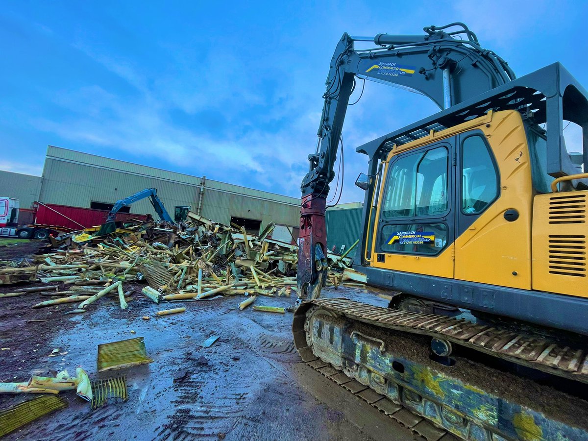 scd_ltd's tweet photo. 🥶#coldupnorth #demolition https://t.co/eshDsP0cab
