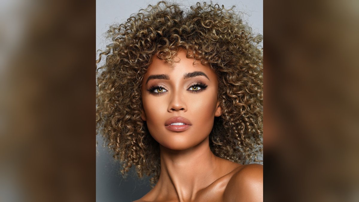 KentuckyMojo's tweet photo. Miss Kentucky to Miss USA! Congrats Elle Smith 🤘😎🙏🏼❤️ https://t.co/xA5BmfuP2j
