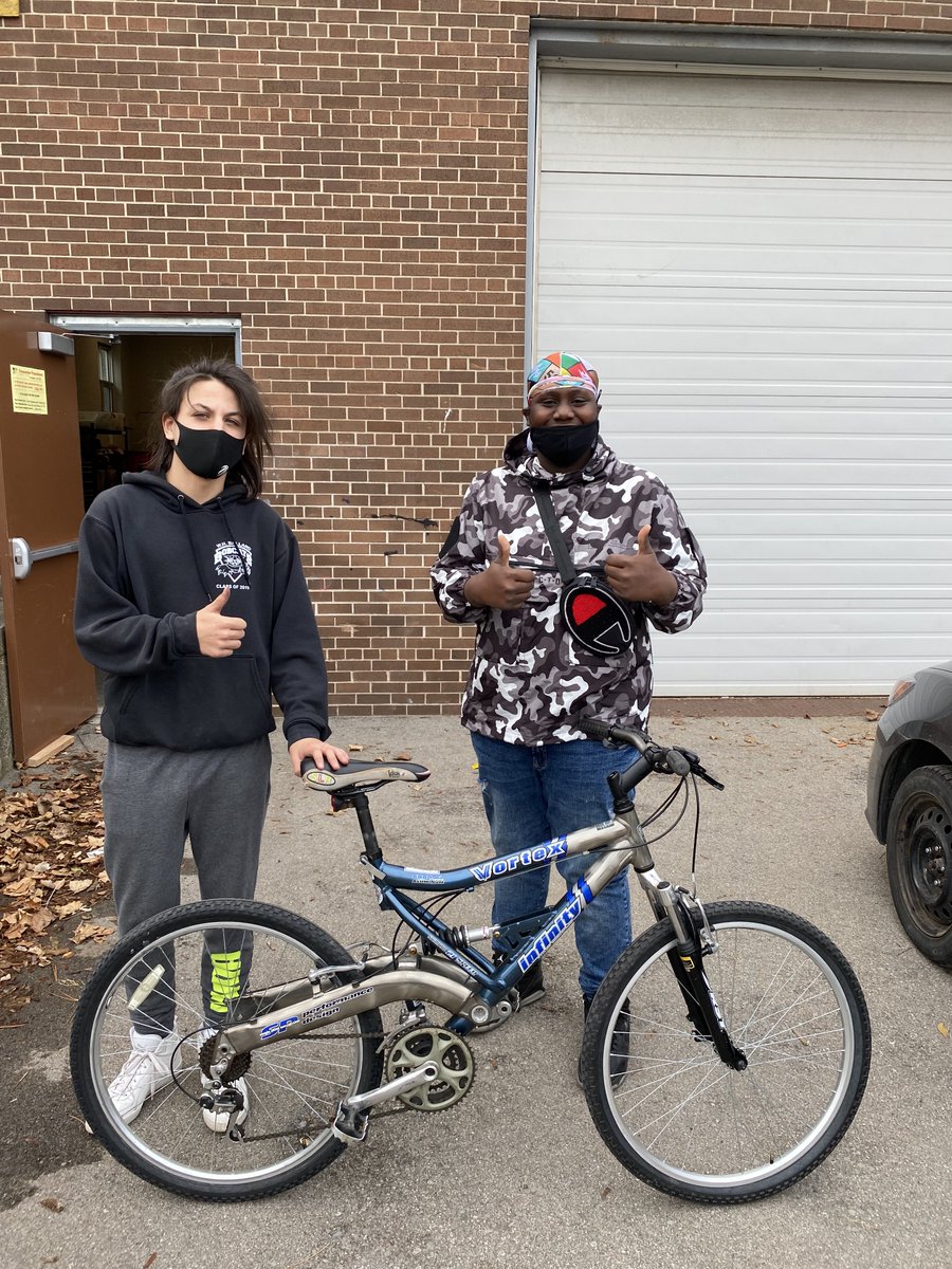 Another bike tuned up and heading out the door. Nice job Antonio!