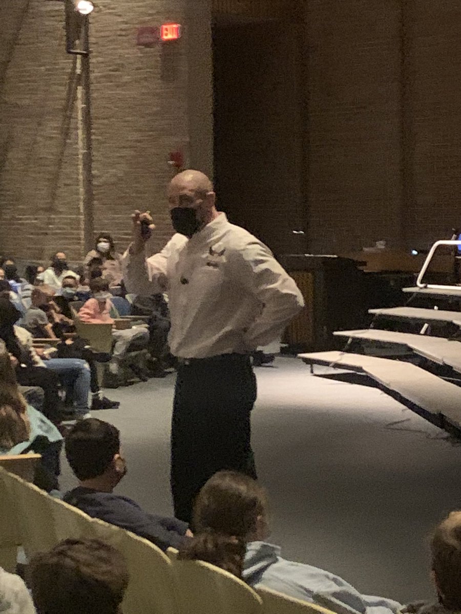 MrMikteaches's tweet photo. GREAT assembly today from @SweetheartHero spreading the message of never giving up hope. Was an honor to be in the presence of Tom Murphy and Rick Yarosh. #emsrocks #middleschool https://t.co/w0fnJrkc82