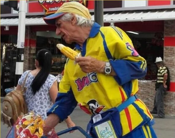 Perkerman_Vzla's tweet photo. Aparte de ser el DT de la mejor selección del mundo, tengo un emprendimiento espero me apoyen. https://t.co/toZ1YrDCnt