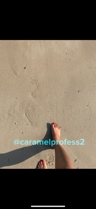 Countdown to Christmas starts today! I&rsquo;ll be showing a different pedi each day from the past few years<a href="/tag/newprofilepic"class="tags"><span>#newprofilepic</span></a>