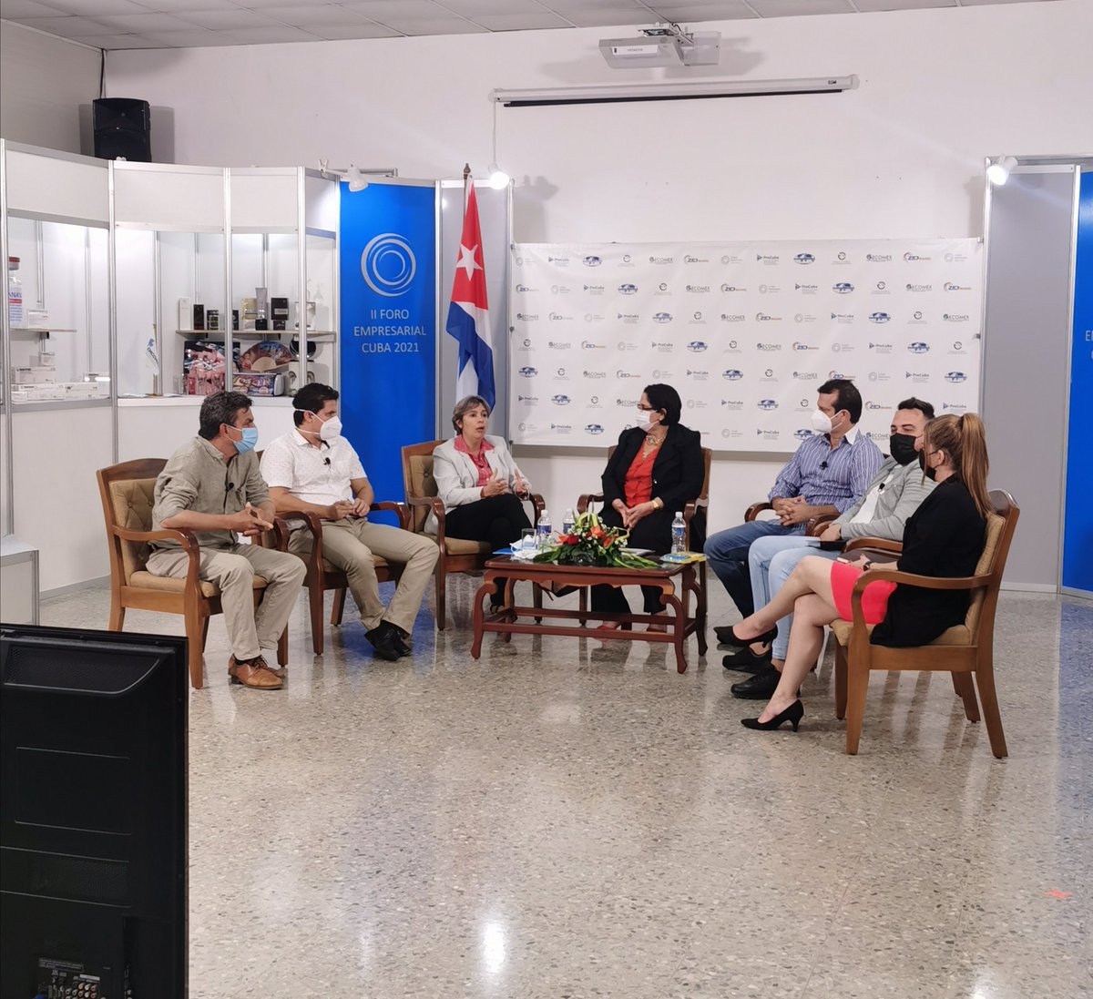 Deb_invexCuba's tweet photo. Interesantes respuestas ofrece la VM @MEP_Johana s/ la asociación d #MIPYMES c/ inversores extranjeros y el financiamiento en #MLC a estos emprendedores #cubanos🇨🇺 Le invitamos a verlas íntegramente en #FECuba2021. https://t.co/nVqubiQ2Od
#EliminaElBloqueo @MINCEX_CUBA https://t.co/aMSxMdQulY
