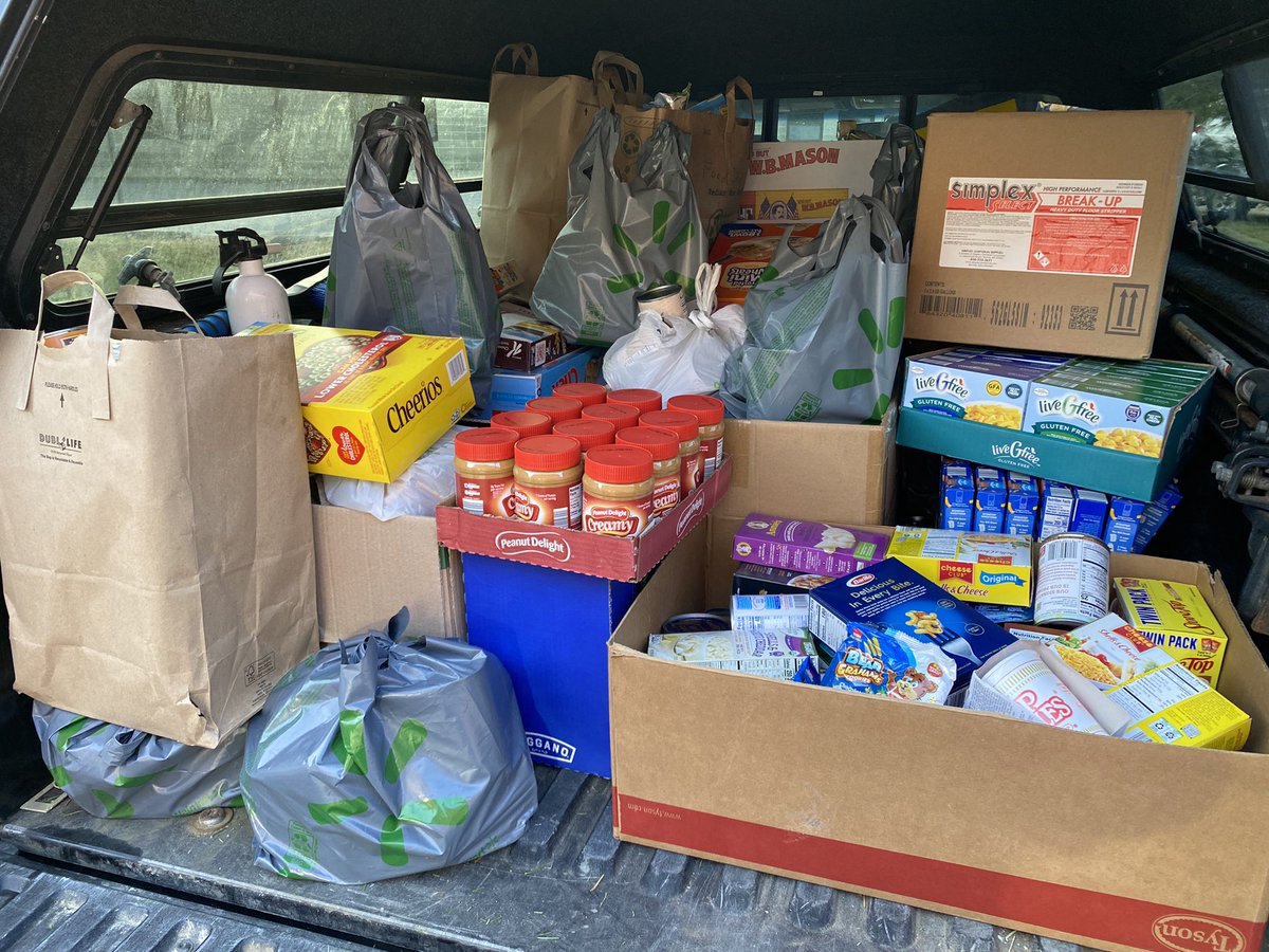 Señorita Berke (@srtaberkeskhs) on Twitter photo Major kudos to the <a href="/CurtisCornerMS/">Curtis Corner MS</a> Student Council for running a Food Drive to collect items for the <a href="/JonnycakeCtr/">Jonnycake Center</a> of Peace Dale. Each homeroom donated foods that are needed all year long. >677 items were donated for an incredible amount of 575 lbs of food. Well done! @ZBioteau Major kudos to the <a href="/CurtisCornerMS/">Curtis Corner MS</a> Student Council for running a Food Drive to collect items for the <a href="/JonnycakeCtr/">Jonnycake Center</a> of Peace Dale. Each homeroom donated foods that are needed all year long. >677 items were donated for an incredible amount of 575 lbs of food. Well done! @ZBioteau