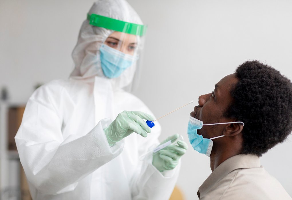 info7mty's tweet photo. Detectan el primer caso de la nueva variante del Covid-19, Ómicron, en Estados Unidos 😷

➡️https://t.co/vK2r8OQhfZ https://t.co/OFKCoqr4TG