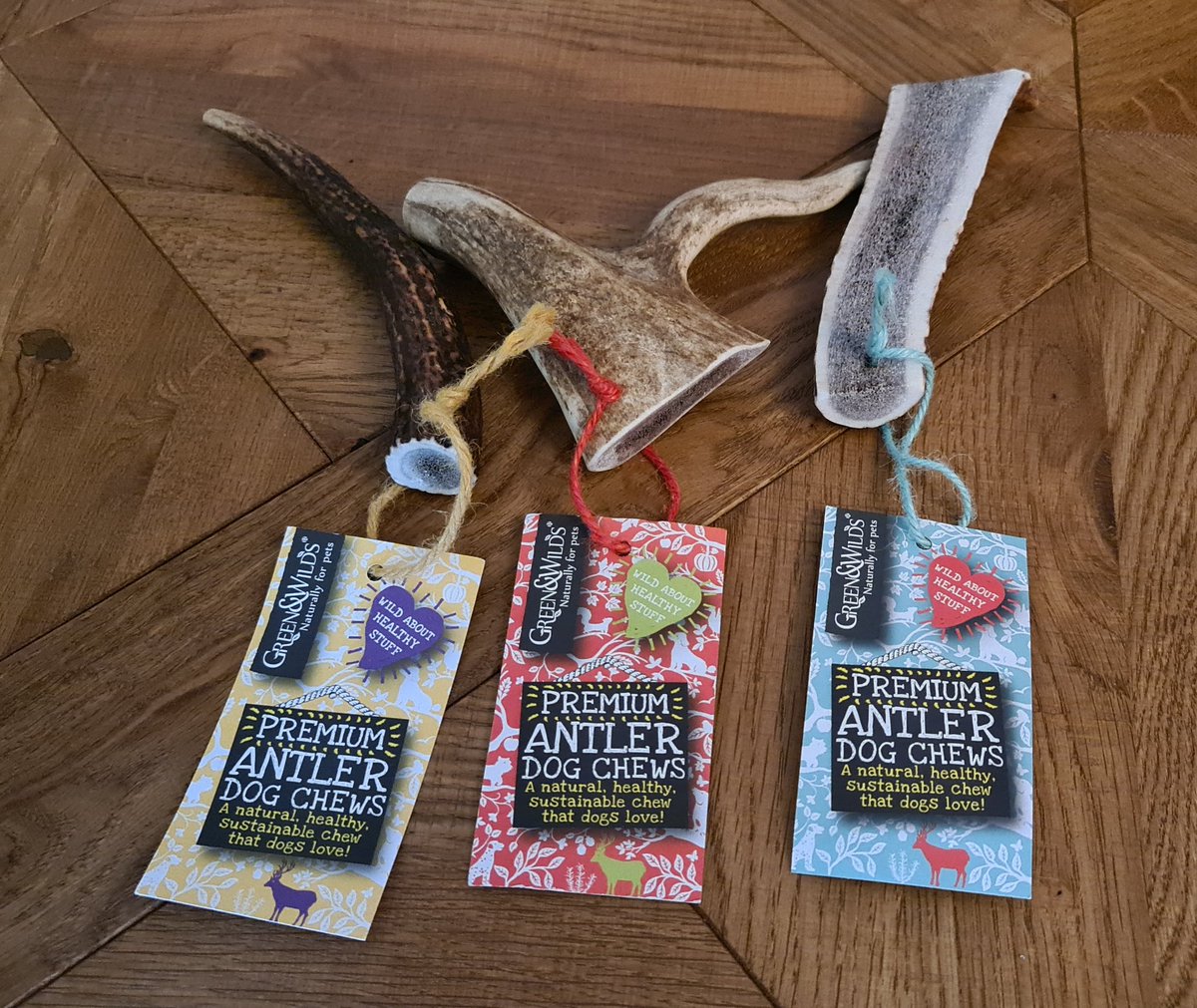 HomewithHounds's tweet photo. We have 3 types of antlers: Original, Fallow and Easy shed naturally. No deer are ever harmed.

From tough to soft, they are all naturally nutritious but best of all, super long lasting.

Great for keeping dogs entertained through what looks to be a cold winter! #dogsoftwitter https://t.co/r172rT9ugz