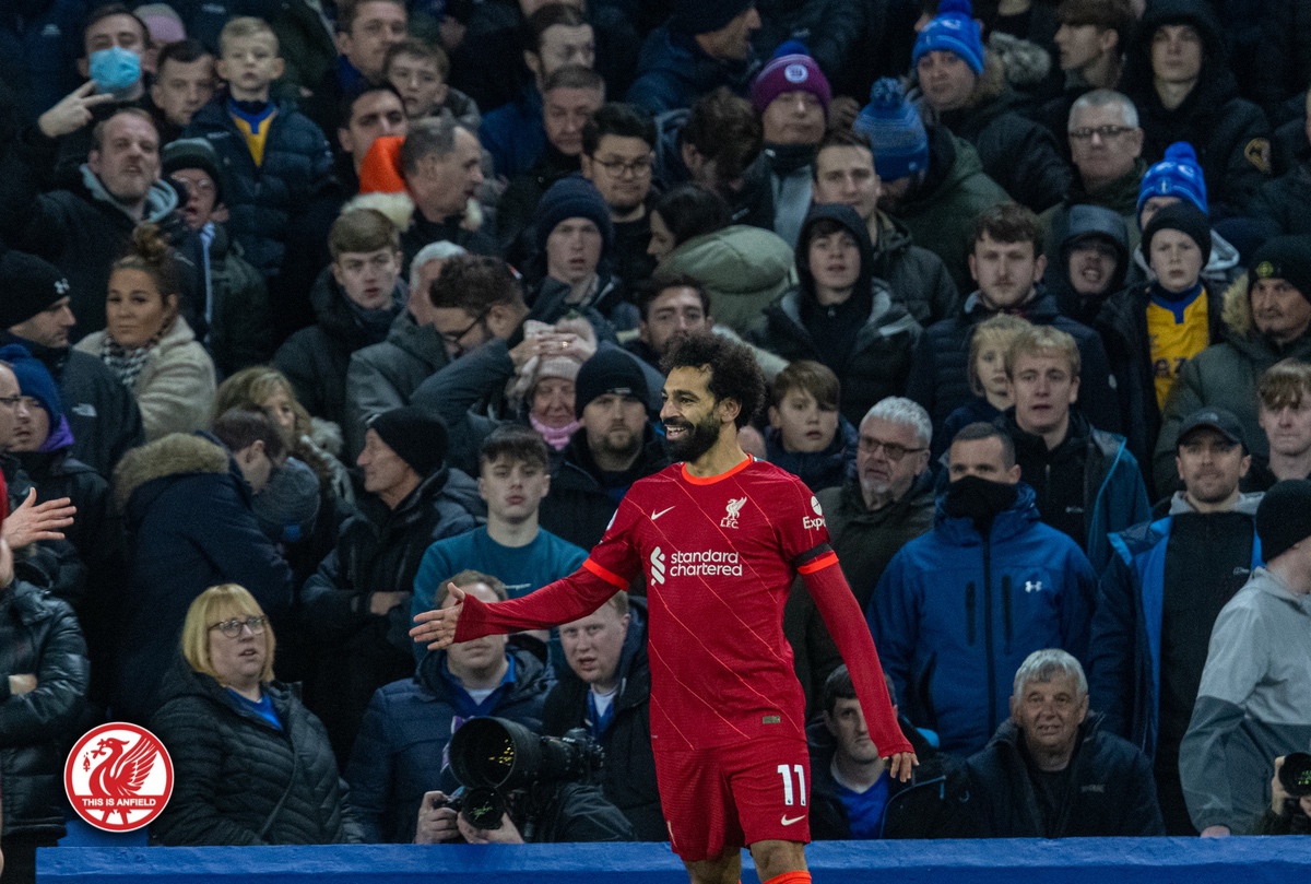 Worth it for those faces in the crowd alone 😍