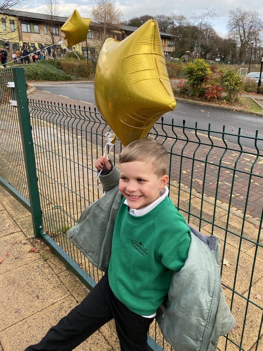 noahandmoon's tweet photo. @RSch_Year1 @RhayPrimaryHead Noah’s very proud of his school ✨ https://t.co/R4XRvDemtN