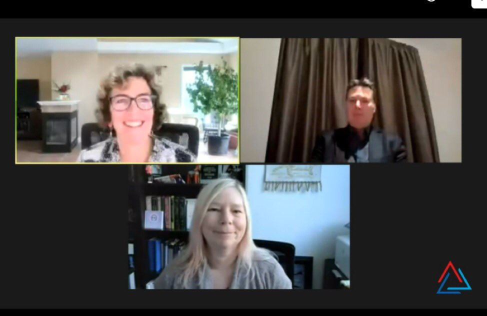 _BrightFocus's tweet photo. Behind the scenes at #AlzFastTrack during a Q&amp;A discussion on neuroglia and AD. Great questions everyone! #BehindtheScenes  #Neuroscience 🙌 https://t.co/aNSMz50tlZ