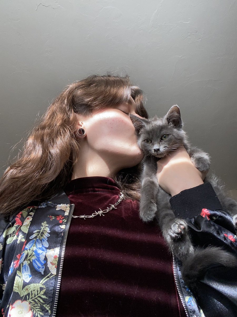 messculine's tweet photo. cheech <3 https://t.co/fF2xjLyIpx