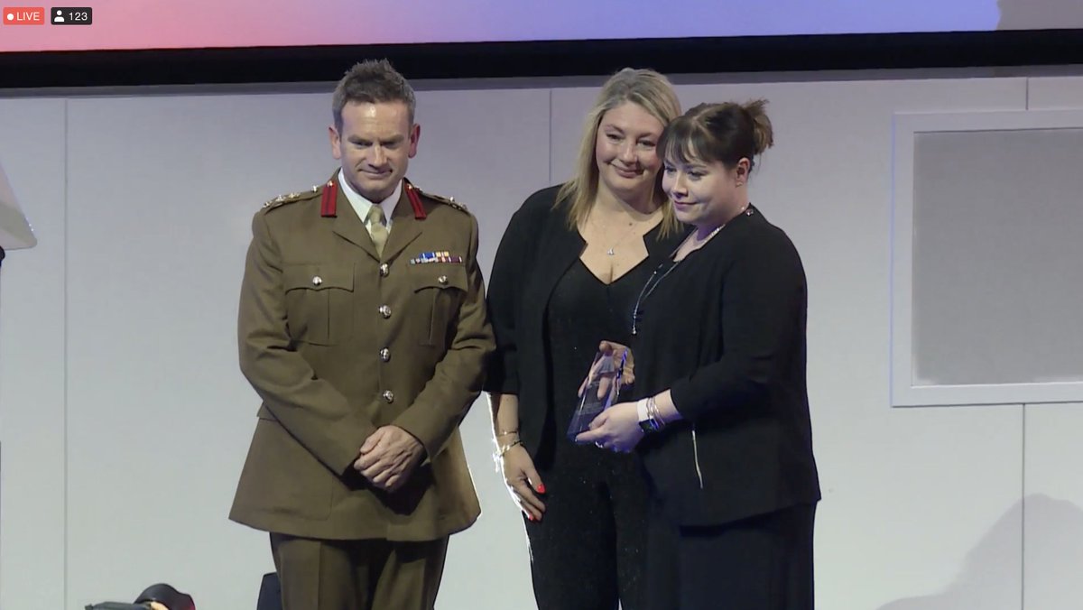 EofEAAN's tweet photo. Massive congratulations to @_FlagshipGroup achieving highly commended large employer at the National Apprenticeship awards tonight. Top 3 in the country, fantastic! #Appawards21 https://t.co/SgZtFBb34S