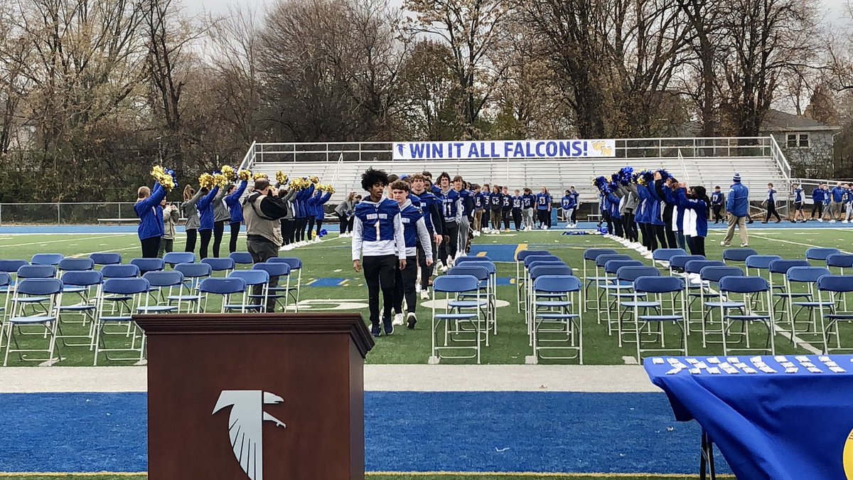 AthleticsWNHS's tweet image. So great to celebrate our 7A STATE CHAMPION FALCONS!!! 💙🏈💛🏆🙌🏻 Thank you to our athletes and coaches for all your hard work!  What a season!! We are VERY PROUD of you!! #letsgofalcons #woohoo #statechamps @wnfalconfb @IHSAState