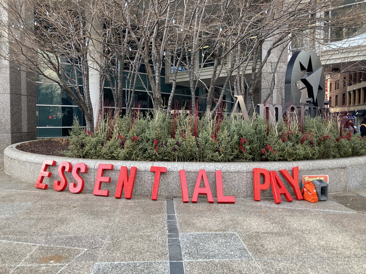CTUL_TC's tweet photo. See you at 3! #payessentialworkers #essentialpay #fundworkersmn https://t.co/R4TrR9aMHZ