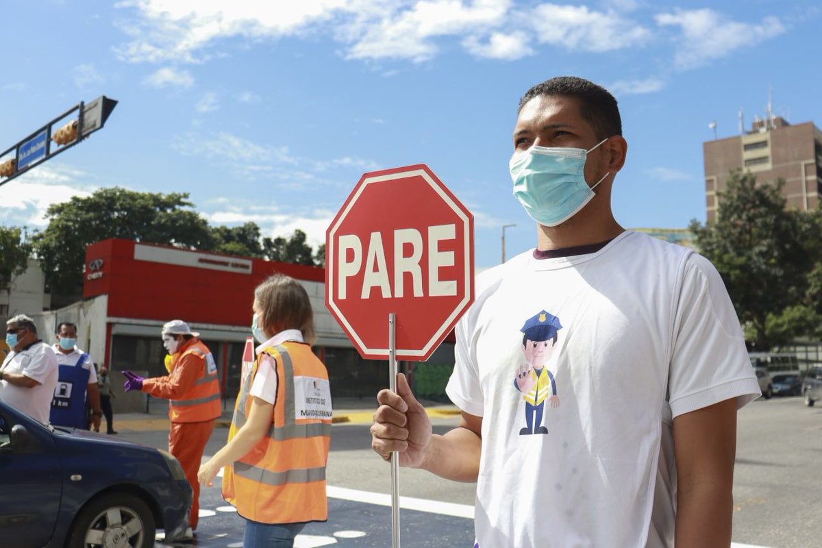 duquegustavoS's tweet photo. Queremos agradecer a nuestros aliados de las Fundaciones #GrupoZoom, #Mapfre, #WazeVenezuela y a la Sociedad Franco Venezolana de Ingenieros y Científicos (#SFVIC), que nos han acompañado en las distintas actividades en este 2021, así como a nuestros servidores públicos. https://t.co/lO5boe0AMC