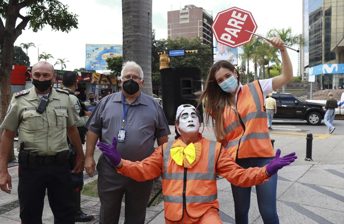 duquegustavoS's tweet photo. Queremos agradecer a nuestros aliados de las Fundaciones #GrupoZoom, #Mapfre, #WazeVenezuela y a la Sociedad Franco Venezolana de Ingenieros y Científicos (#SFVIC), que nos han acompañado en las distintas actividades en este 2021, así como a nuestros servidores públicos. https://t.co/lO5boe0AMC