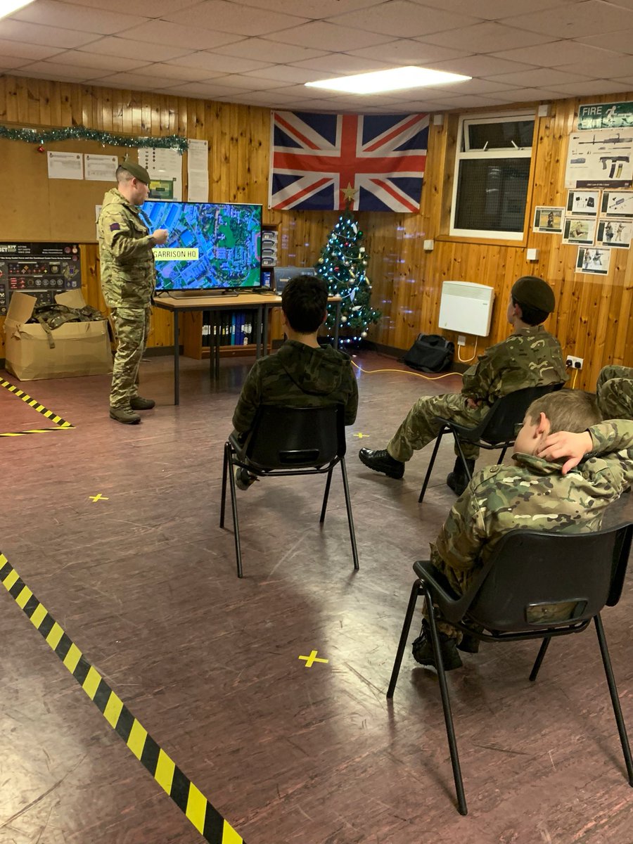BramptonDetACF's tweet photo. On Monday night we had a visit from @ACCCarlisle who gave the cadets a presentation on the army and the different job roles. 

@ArmyCadetsUK @CumbriaACF @LANCS_REGT @ctt_nw @NationalACSMI @NorthWestRFCA #armyjobs #careers #fun #action #Friendship #keepingfit https://t.co/WxH9LlzHTz