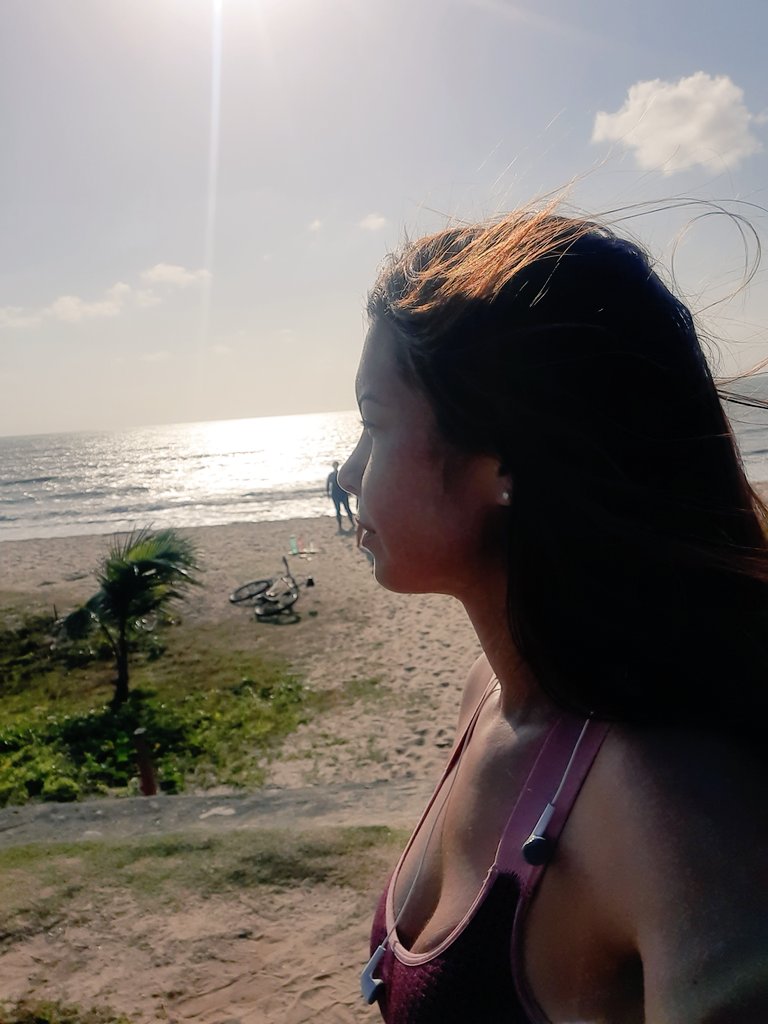Sandra31272438's tweet photo. Hoje não teve poesia.
Não teve sossego.
Não teve desapego.
Não havia inspiração...
Hoje não houve poesia.
A cabeça doia.
A frustração agia.
Cercada de comoção.
Hoje não teve poesia.
Teve uma gama de deveres.
Milhares de afazeres.
E silêncio no coração.
#sendotempestade https://t.co/2wKzAkSct4