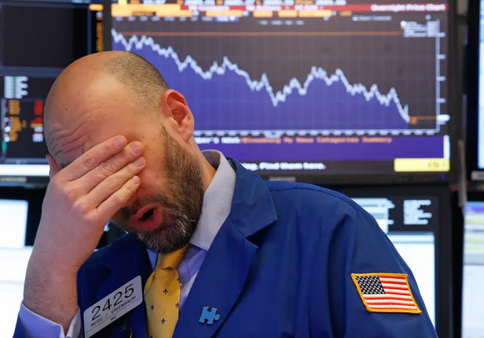 BREAKING: Due to the Omicron variant, CDC cautions investors against touching their face regardless of losses in the market