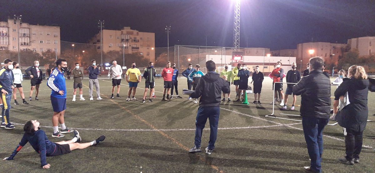 ✅Pruebas Físico Técnicas de acceso al Primer Nivel del curso de Técnico Deportivo de Fútbol del CAED de la RFAF.
✅Los alumno/as escogen el Centro Autorizado de la RFAF  por su calidad en la enseñanza y su profesorado de alto nivel.
📷Más de 60 años formando entrenadores