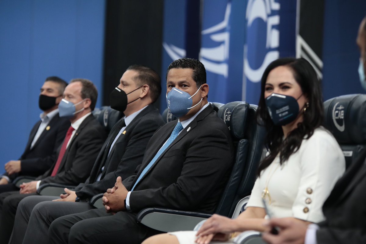 diegosinhue's tweet photo. Participamos en la apertura de “Aerospace Summit 4.0” un encuentro que ampliará los horizontes de este importante sector industrial. 

✈️Felicito al Clúster Aeroespacial del Bajío, por este evento, el cual demuestra que en #GTO, vamos con todo por la innovación y el desarrollo.🛩 https://t.co/IeEH3UCTZ2