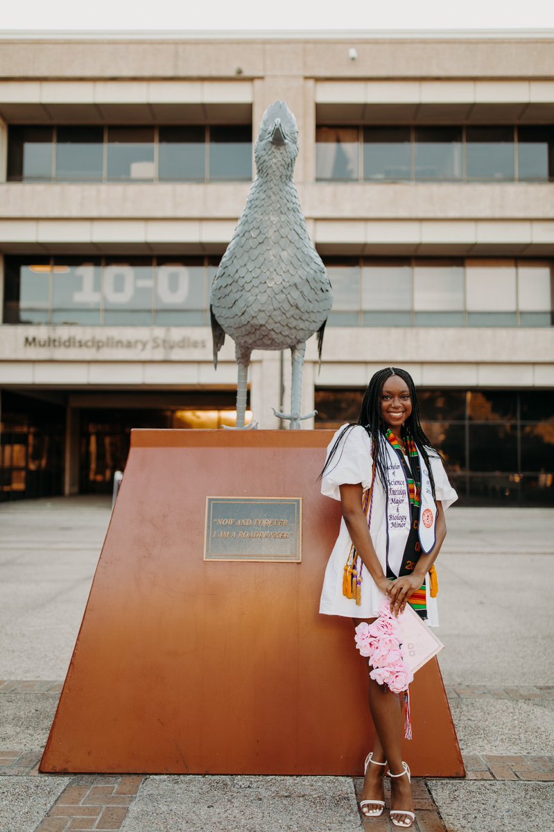 itzmenatalie's tweet image. next stop: pt school🎓
photos by @/storyofmarcusphoto on ig