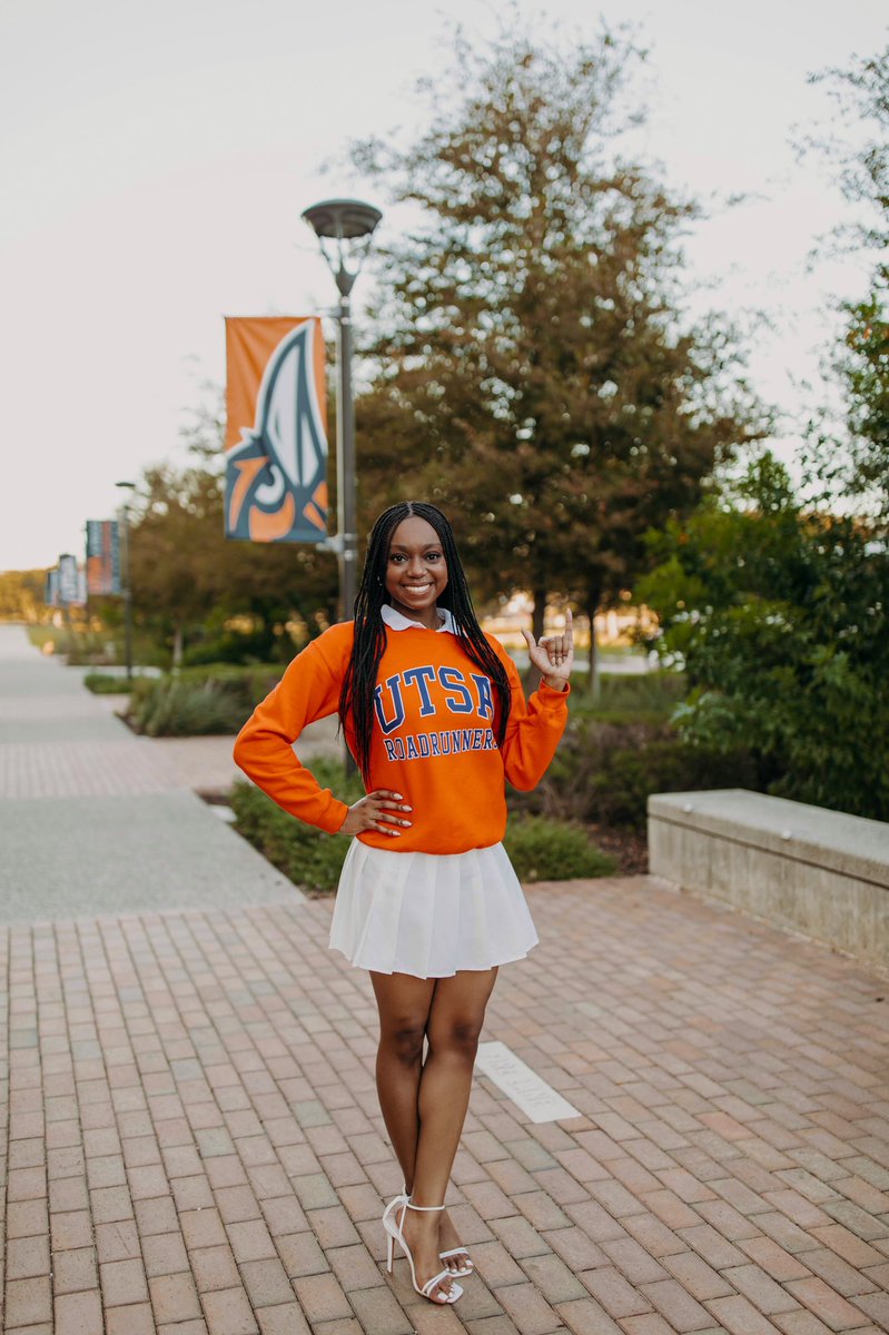 itzmenatalie's tweet image. next stop: pt school🎓
photos by @/storyofmarcusphoto on ig