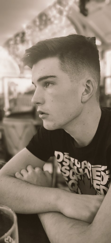 IamMarthaD8's tweet photo. 'My son my son my handsome son.
Oh how I love you so.
From your Elvis-like quiff to your big Gavo's toe.' 😂

Ladies and Gentlemen - Him 🥰🥰🥰🥰🥰 #myLuke #ElvisLookalike https://t.co/MwuJPsQqw4