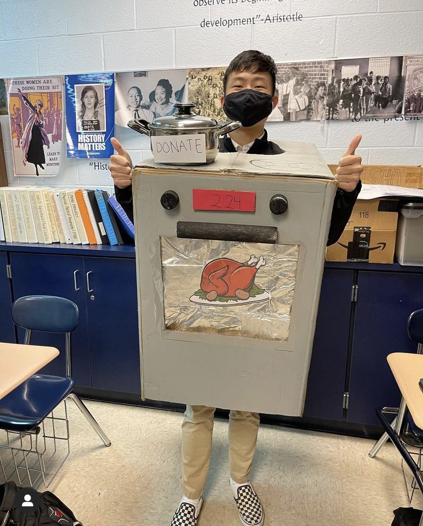 Wednesday is inanimate object day for the Mr. Urbana contestants! 🚿🎁🍫 See you TOMORROW NIGHT at 7pm for the show!