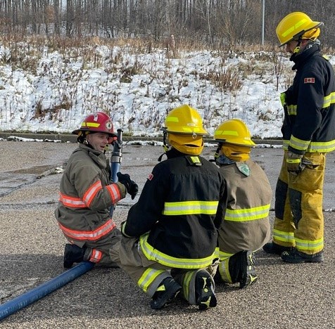 Waterloo_Fire's tweet photo. Firefighter recruit training continues today @RegionWaterloo WRESTRC with hi rise building hose kits #SolidBoreNozzle #TrainingCounts https://t.co/jwL4gvIoV3