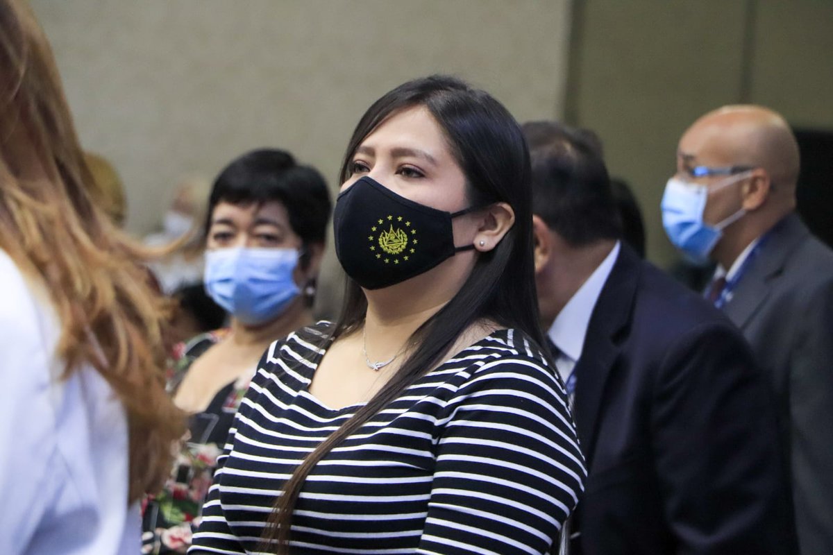 ZairaPineda_SV's tweet image. Gracias a @TrabajoSV y al Sr. Ministro @RolandoCastroSv por la invitación al lanzamiento de #SIMEL esta nueva plataforma que contiene información clave del mercado laboral para trabajadores, empleadores, organismos internacionales, academia y sociedad civil.