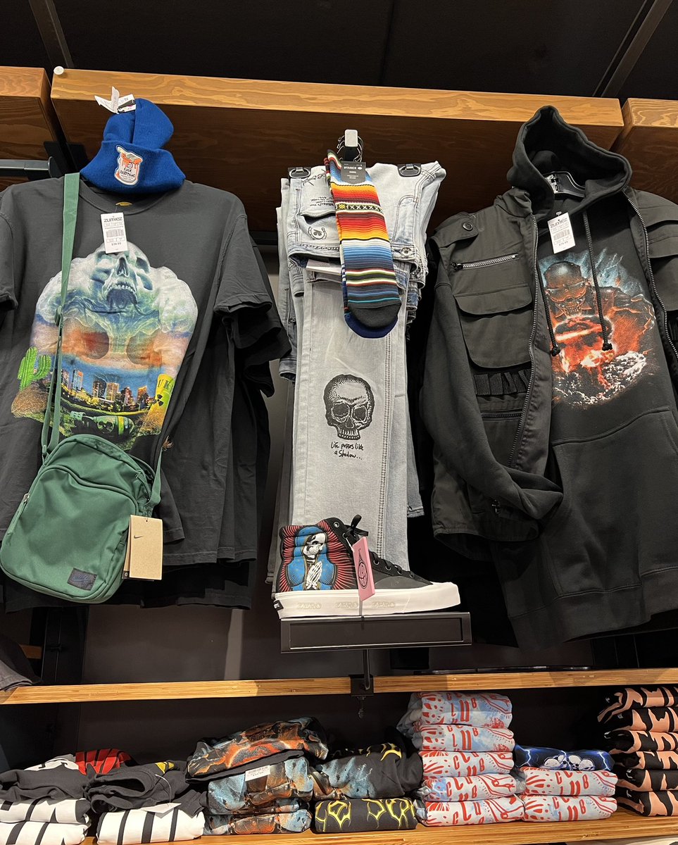 Swagg's tweet photo. Nuke Squad x @zumiez 

Our merch is now in 100 stores across the country. Nuke Squad merch in a RETAIL store 😱 if you guys go get stuff make sure to tag us! https://t.co/vM2PJ94bkK