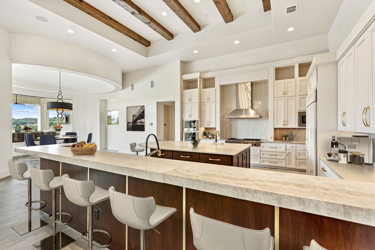 ChristofilisCH's tweet photo. At Christofilis Custom Homes, we provide architectural excellence and impeccable craftsmanship you can see in every detail! Take a look at our client’s stunning, custom kitchen area. Are you ready to design the home of your dreams? Let’s get started! 😊
#christofiliscustomhomes https://t.co/SmqknOAzUf