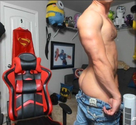 HUMPDAY 😋 Im online so my booty can win todays Autowin!! Get in here and lets get it .. the Autowin and