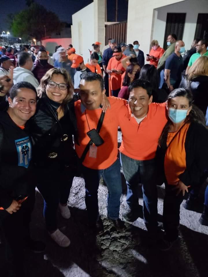 Cristialonso70's tweet photo. TRIUNFO HISTÓRICO: Por primera vez, el sindicalismo charro perdió una sección. Felicitamos a los compañeros de la sección 36 de Tamaulipas, donde la Planilla Naranja se alzó con el triunfo. Es el principio del fin, la democratización de nuestro sindicato AVANZA. #STPRM https://t.co/I5p2ecc3Ze