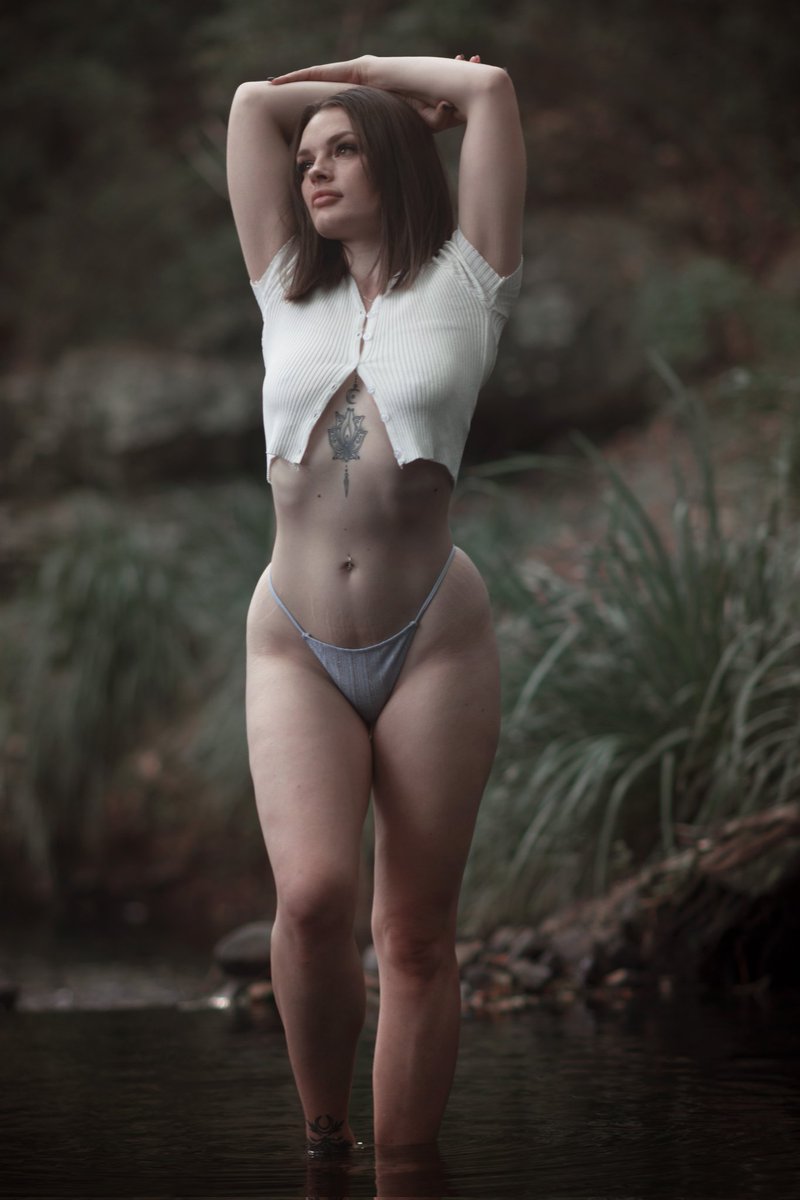 Gingasnacc's tweet photo. Hi hello, going to post a couple cute shots from some recent shoots. Prepear for spam ❤❤❤

Ashley 😍 https://t.co/JaaU8bpXc3