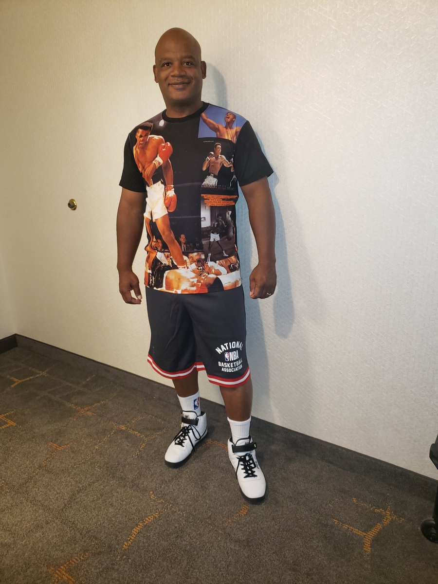 ForehandSr's tweet photo. Young folks hate to listen to the Old Gs not realizing that everything that they're going through we already been through #realtalk #Andlearn https://t.co/3REWTRzZ3F