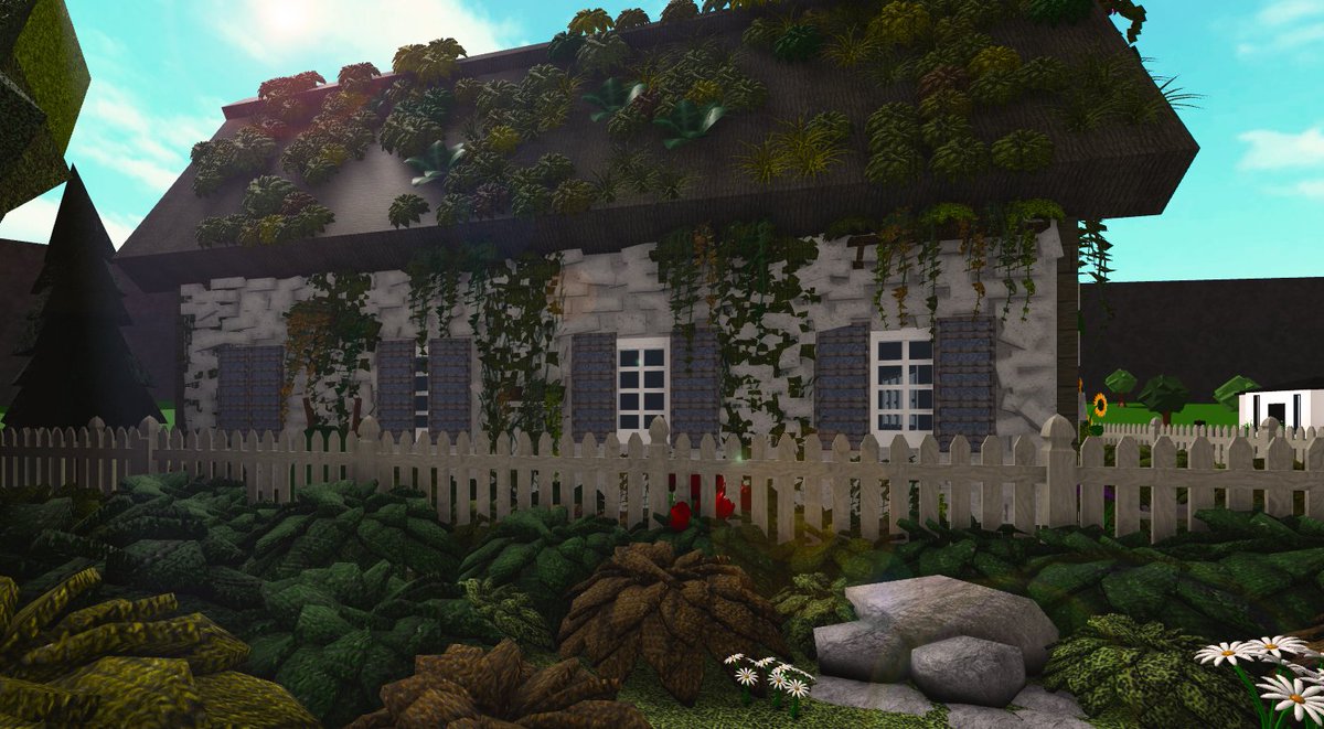 CowcaoRBX's tweet photo. I absolutely love this, I present you an english cottage!
definitely in my top 3 favourite builds. I hope you'll love it as much as I do!
#bloxburg #welcometobloxburg #bloxburgbuilds 
@GreekAmphora @RBX_Coeptus @BloxburgArchive https://t.co/PXMxnZ5dDD
