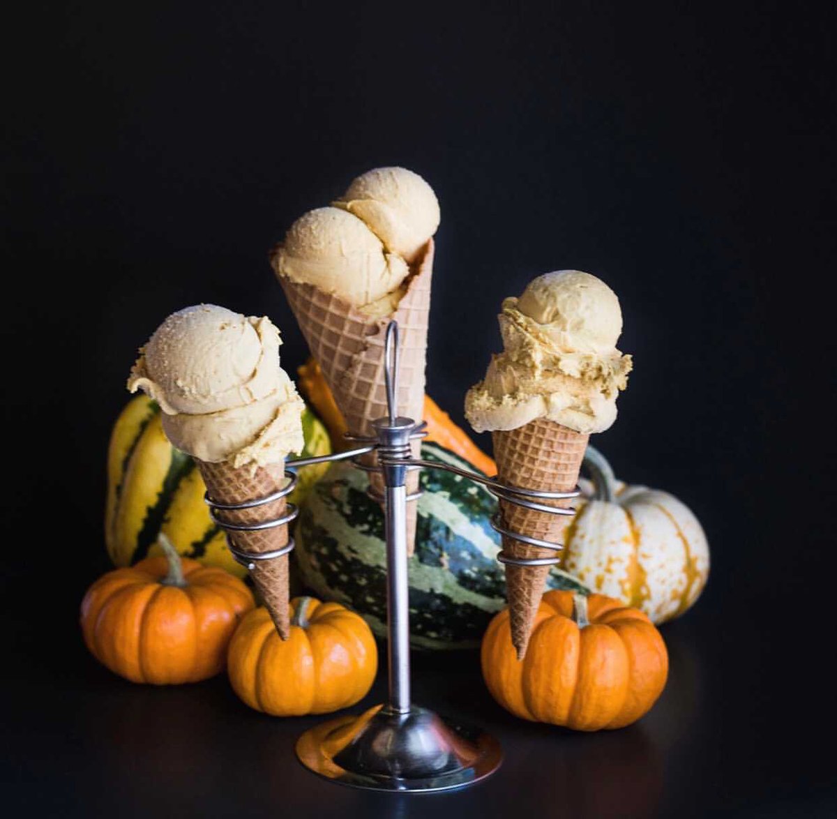 pagliaccipizza's tweet photo. Last few days to get @gelatiamos cult classic Pumpkin Gelato! After that you have to wait a whole year and that's no fun!!
.
.
#pagliaccipizza #gelatiamogelato #pumpkingelato #pumpkinspicelife #pumpkineverything #pumpkiepieicecream #dreamcream https://t.co/jDVFvRLEvj