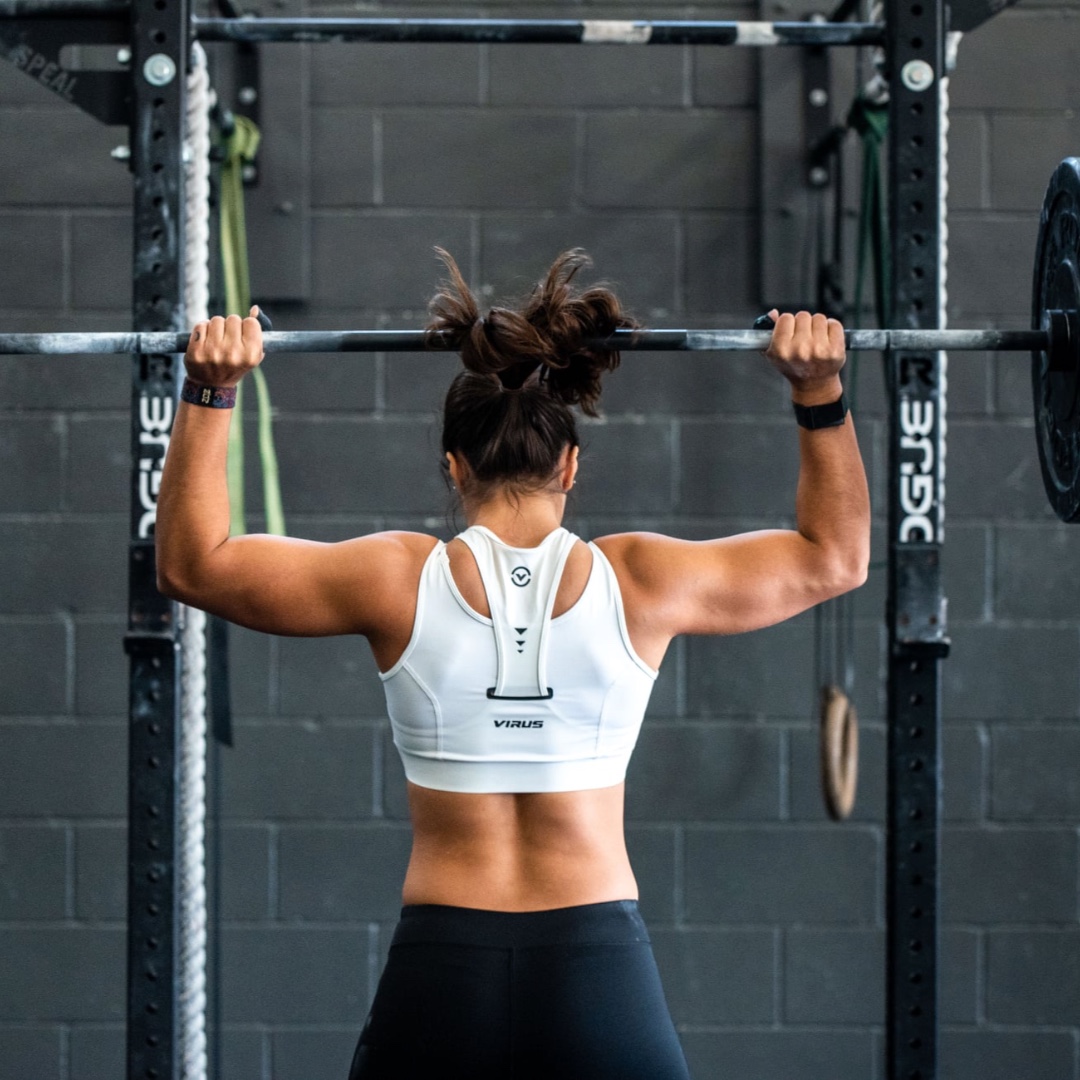LPCC09's tweet photo. #WellnessWednesday: Give the gift of wellness with these special deals. 
🏋🏻‍♀️: Explore rock climbing, yoga &amp; more at Movement Chicago for $30.
🏋🏻‍♀️: Class packages at 30% off at @BarrysBootcamp. 
🏋🏻‍♀️: Achieve a youthful glow with @TheCryoBar's 10 pack Celluma Light Therapy. (📸) https://t.co/qHTg2ren1b