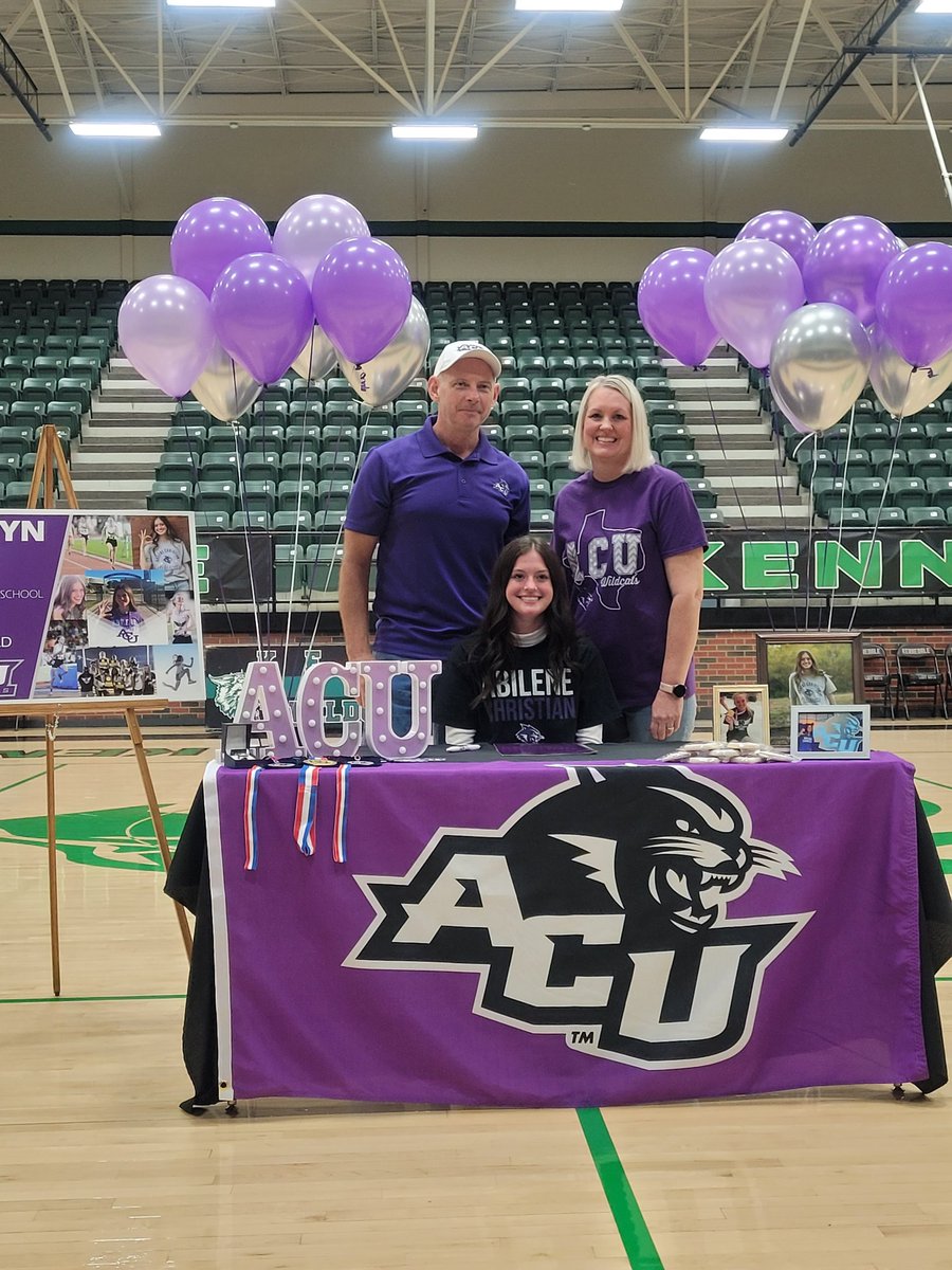 CoachCarl4's tweet photo. 💜🎉💜Another D1 Collge Signing! @gracynreed officially put pen to paper and committed to Abiline Christian University as a TRACK athlete! So dang proud of you!!💜🎉💜 @ACUsports @Awingfield2 #WildcatForLife https://t.co/OCByfb7cdZ