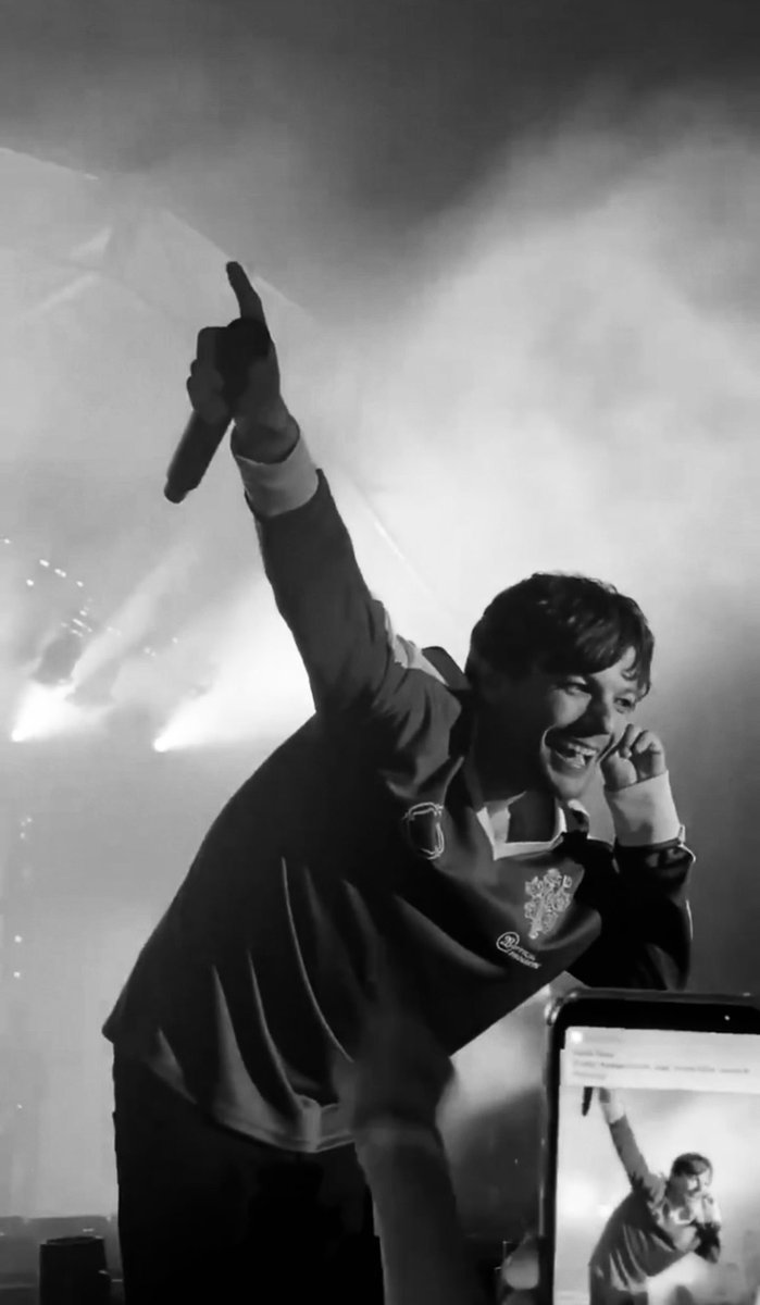 FINEJUKIH28's tweet photo. @Louis_Tomlinson 🤍 https://t.co/W4c9iJSxfL