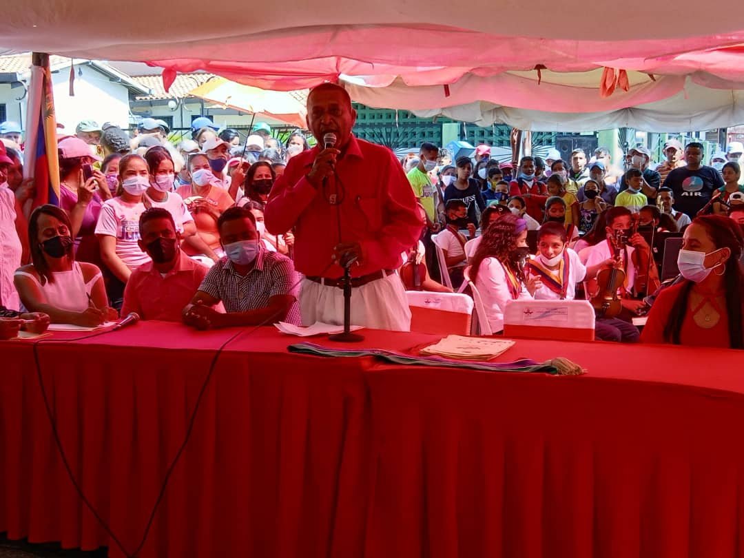 concejo_simonp's tweet photo. #1Dic Con una Sesión Extraordinaria, el Concejo Municipal Bolivariano de Simón Planas dió inicio al periodo 2021-2025 con la juramentación de la nueva Junta Directiva. 

La sesión conto con la juramentación del Alc. electo #AngelPrado 

#LlegóDiciembre
@NicolasMaduro 
@dcabellor https://t.co/XIBm1OuxTd