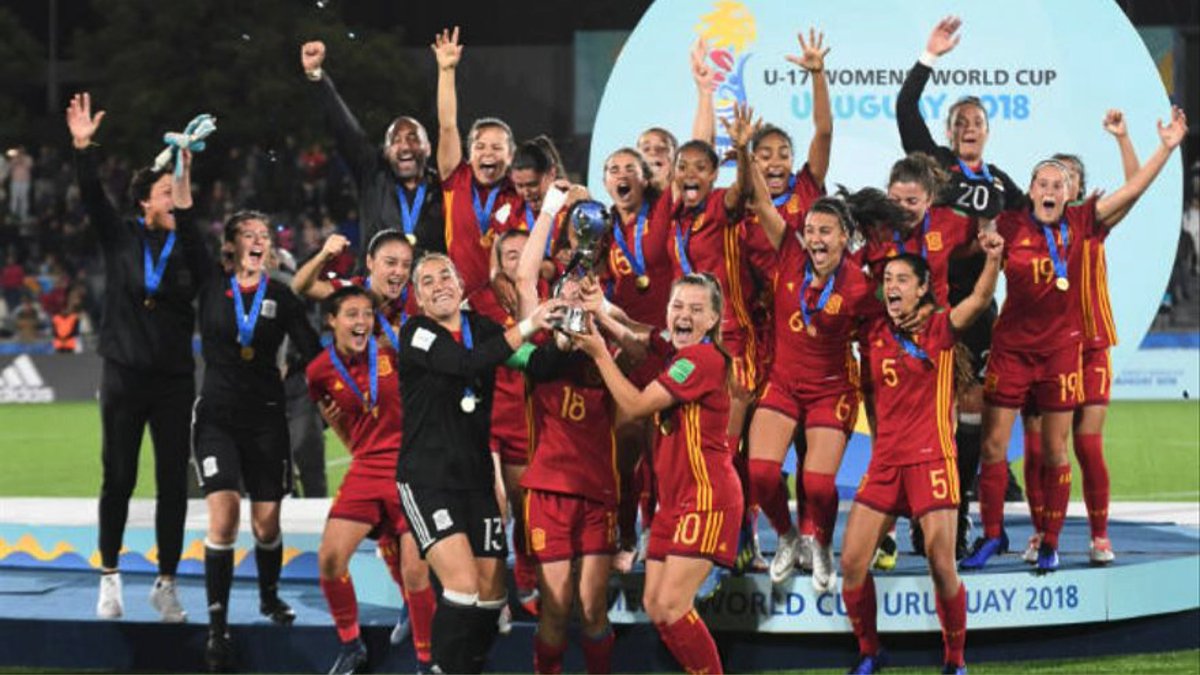 pinainformativa's tweet photo. 🔙 3️⃣ YEARS AGO FROM TODAY…

España 🇪🇸 sub-17 se proclamaba CAMPEONA DEL MUNDO en el #U17WWC que se celebró en📍Uruguay 🇺🇾

Las jugadoras de @is_tona ganaron en la final a México 🇲🇽 (2-1) gracias al doblete de @claudiaapinaa 😍 https://t.co/ojoP3kVCvX