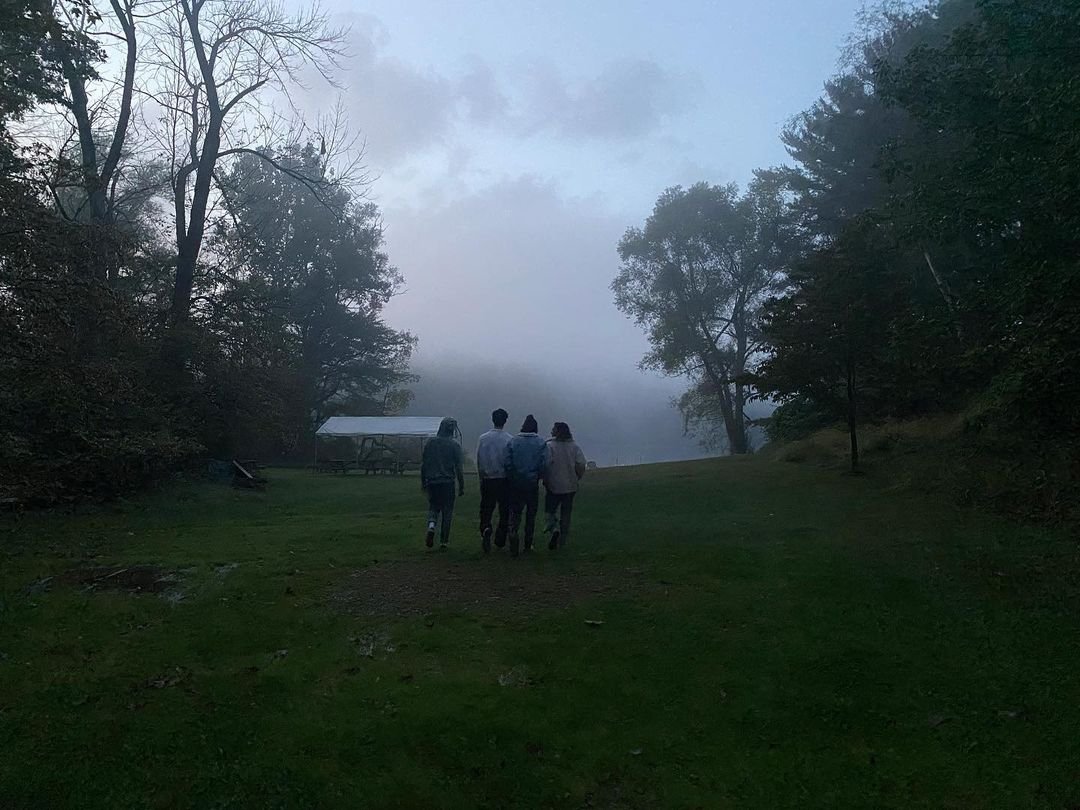ShawnUpdatesSA's tweet photo. 📝| “it i’ll be okay” fue escrita por Shawn junto a Mike Sabath, Eddie Benjamin y Scott Harris, recuerden que tuvimos contenido de ellos juntos entre finales de septiembre y principios de octubre https://t.co/WovesAS8xa