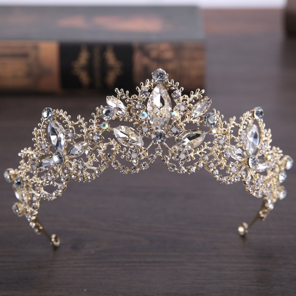 #weddingceremony #weddingphotography Leaf Shaped Wedding Crown Tiara topweddingboutique.com/leaf-shaped-we…