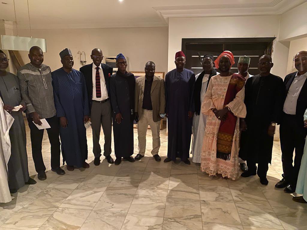 wallusenegal's tweet photo. Rencontre des Leaders de la Grande Coalition Wallu Sénégal avec une délégation du Cadre Unitaire de l'Islam à la Permanence Nationale du PDS à Dakar.
#WalluSenegal #team221 #senegal #kebetu https://t.co/F5rFMJxOGS