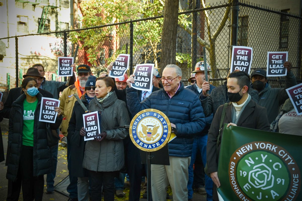 Chuck Schumer tweet media